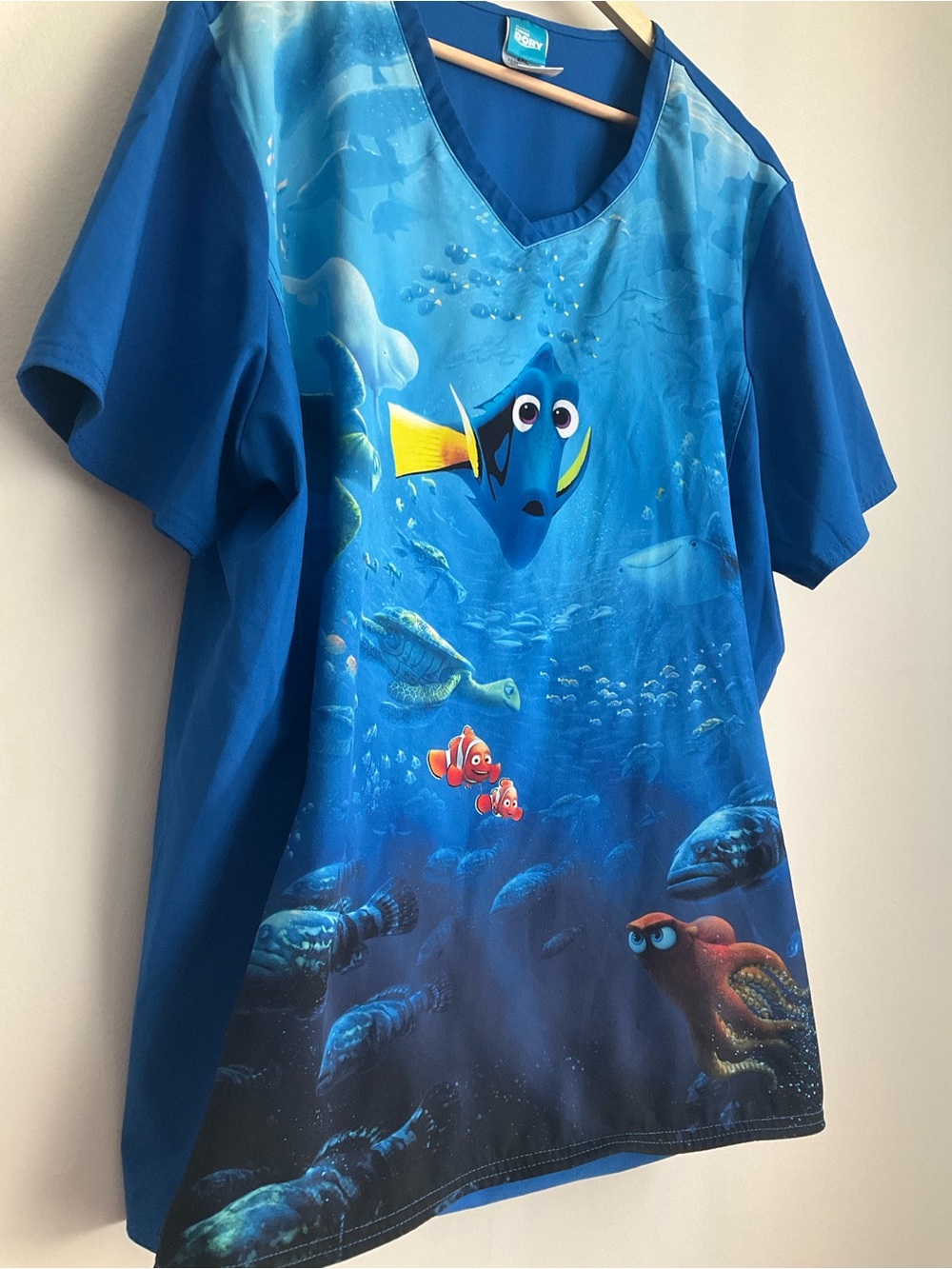 Rare Disney Finding Dory Nemo Scrub Top Cherokee Tooniforms 2XL